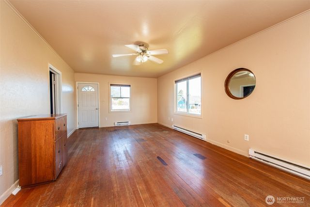 1202 W 9th Street, Port Angeles, WA 98363