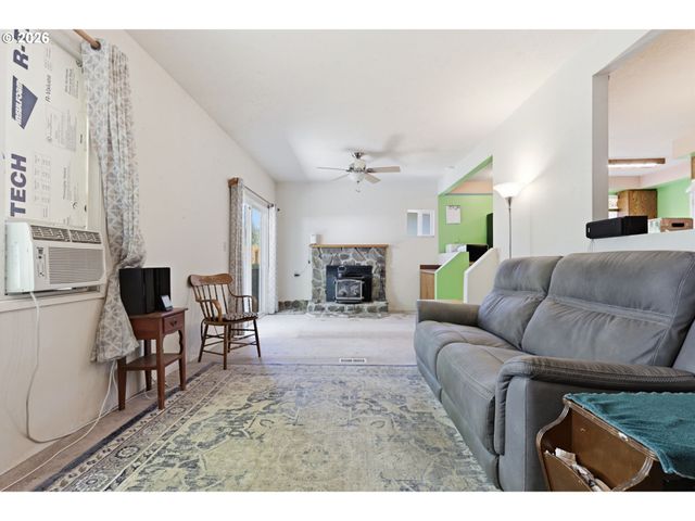 20005 Sw FARMINGTON Rd, Beaverton, OR 97007