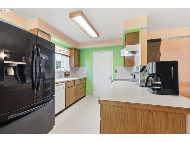 20005 Sw FARMINGTON Rd, Beaverton, OR 97007