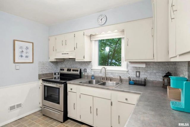 1216 E ROUSE Avenue, Peoria Heights, IL 61616