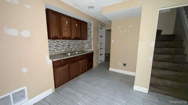 12061 Wade Street, Detroit, MI 48213