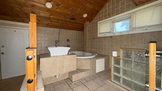 12061 Wade Street, Detroit, MI 48213