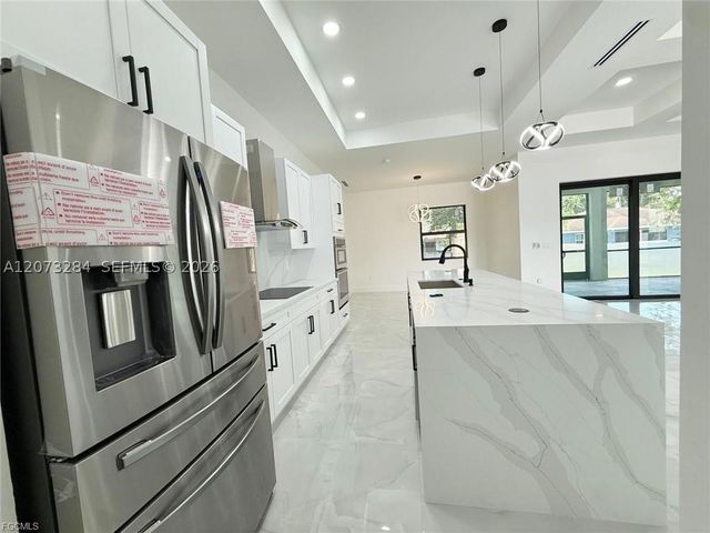 2915 49TH ST W, Lehigh Acres, FL 33971