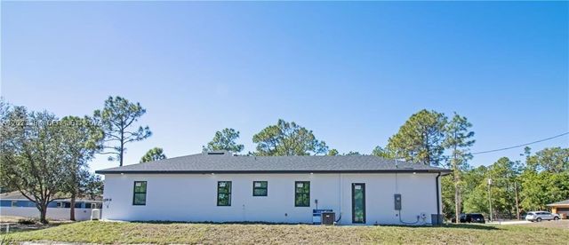2915 49TH ST W, Lehigh Acres, FL 33971