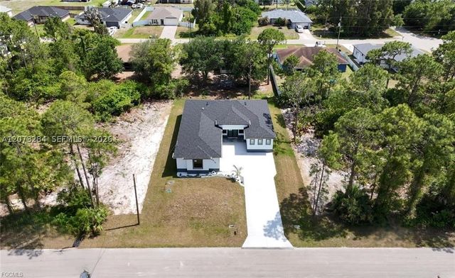 2915 49TH ST W, Lehigh Acres, FL 33971