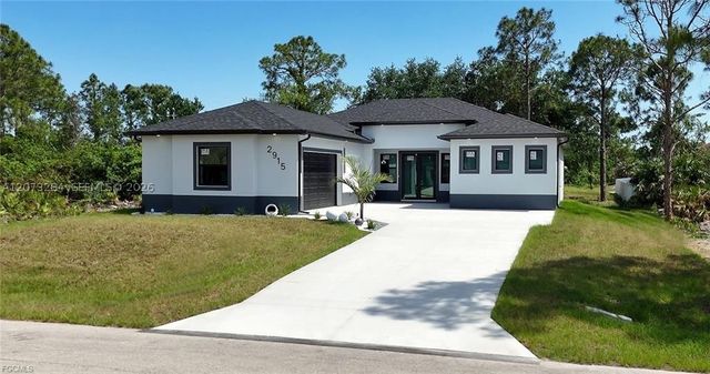 2915 49TH ST W, Lehigh Acres, FL 33971