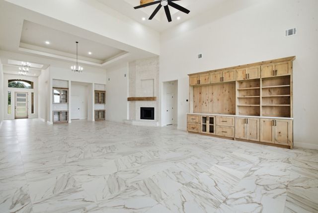 676 Jennings Lane, Azle, TX 76020