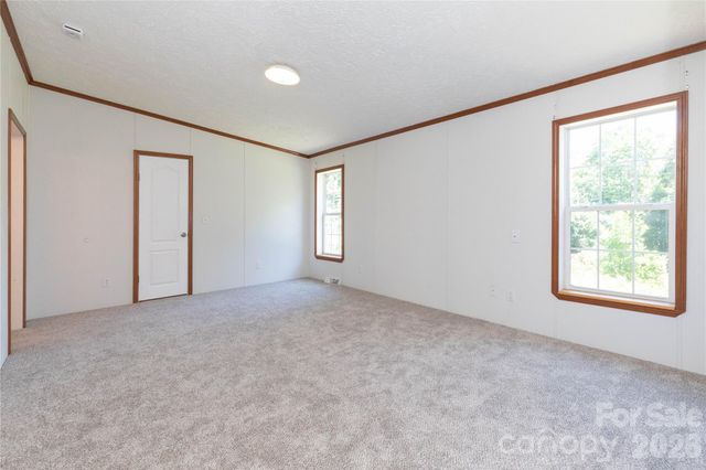 25 Sienna Drive, Asheville, NC 28806