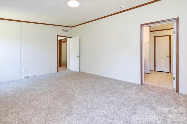 25 Sienna Drive, Asheville, NC 28806