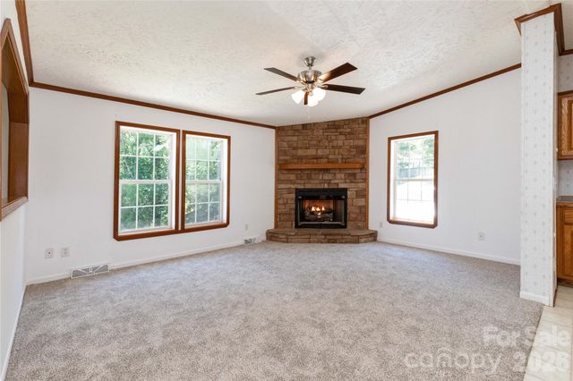 25 Sienna Drive, Asheville, NC 28806