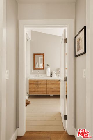 4943 Stern Avenue, Sherman Oaks, CA 91423