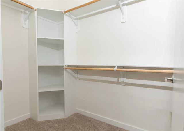 1690 North Loop 277, Houston, TX 77009