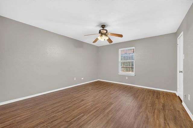 912 Shell Court, Bedford, TX 76022