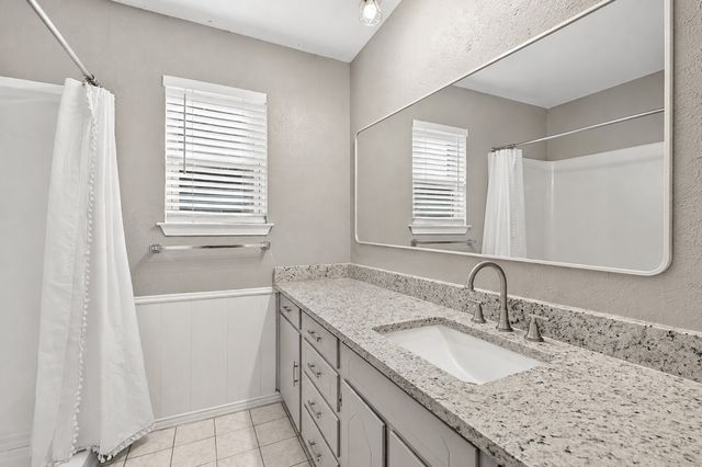912 Shell Court, Bedford, TX 76022