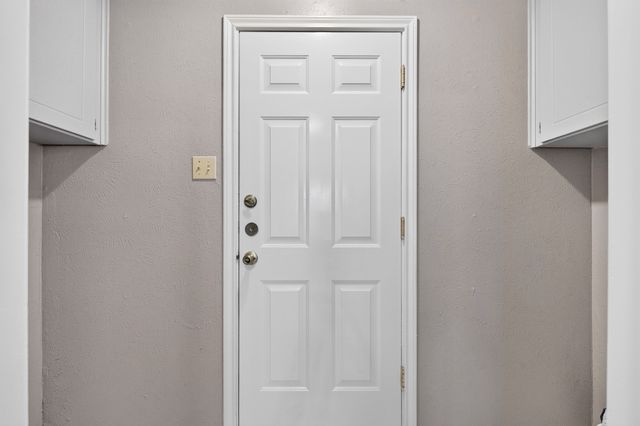 912 Shell Court, Bedford, TX 76022