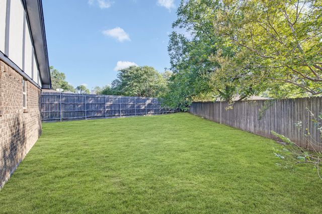 912 Shell Court, Bedford, TX 76022