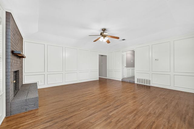 912 Shell Court, Bedford, TX 76022
