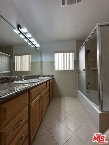 14552 Runnymede Street, Los Angeles, CA 91405