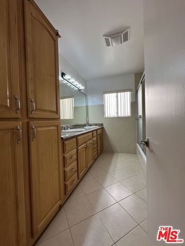 14552 Runnymede Street, Los Angeles, CA 91405