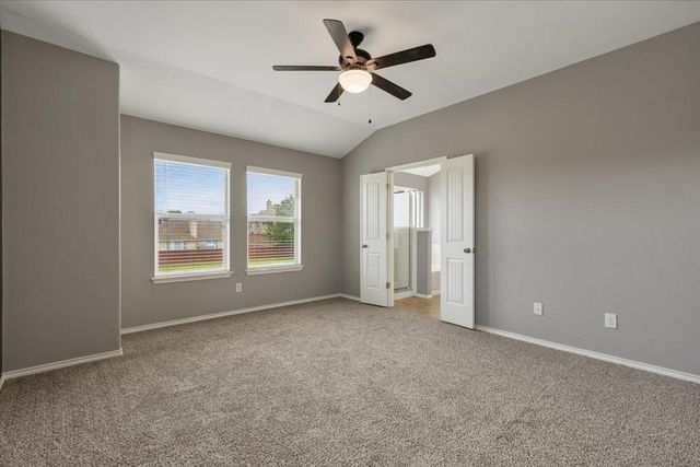 108 Quarry LN, Liberty Hill, TX 78642