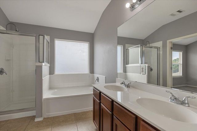 108 Quarry LN, Liberty Hill, TX 78642