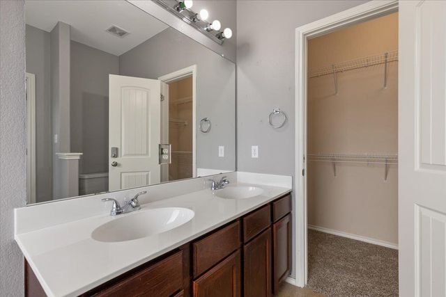 108 Quarry LN, Liberty Hill, TX 78642