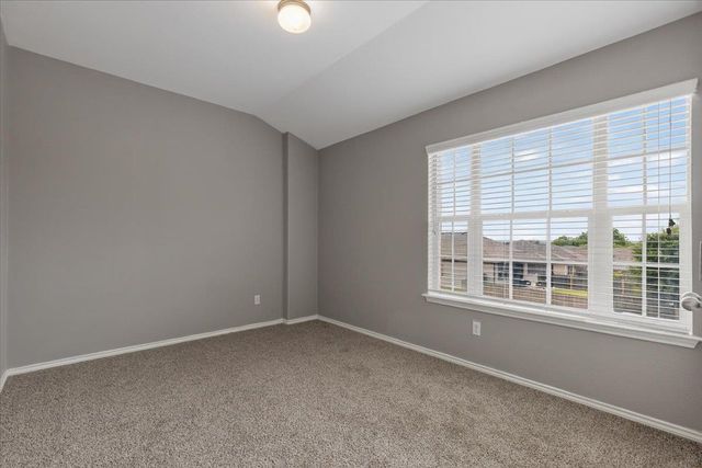 108 Quarry LN, Liberty Hill, TX 78642