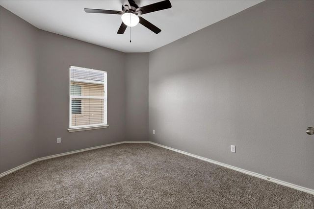 108 Quarry LN, Liberty Hill, TX 78642