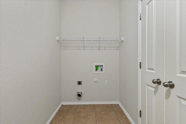 108 Quarry LN, Liberty Hill, TX 78642