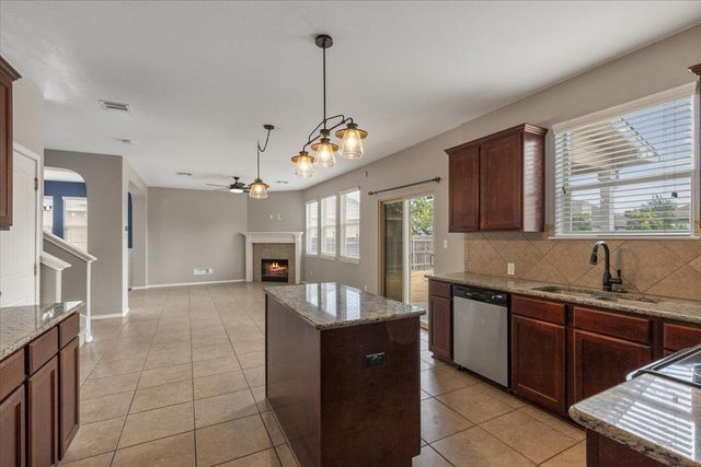 108 Quarry LN, Liberty Hill, TX 78642