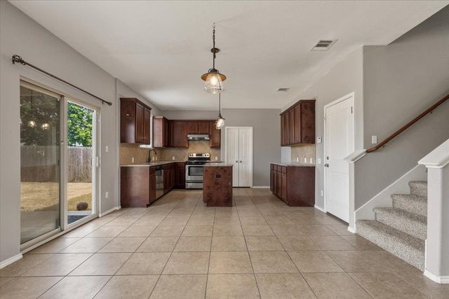 108 Quarry LN, Liberty Hill, TX 78642