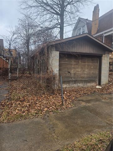 6821 Frankstown Ave, Homewood Brushton, PA 15208