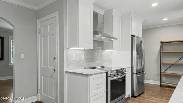 521 Dover Rd, Louisville, KY 40206