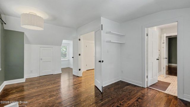 521 Dover Rd, Louisville, KY 40206
