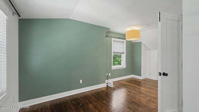 521 Dover Rd, Louisville, KY 40206