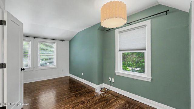 521 Dover Rd, Louisville, KY 40206