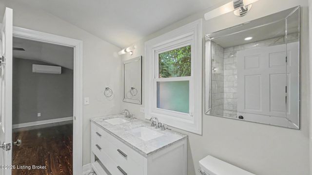 521 Dover Rd, Louisville, KY 40206
