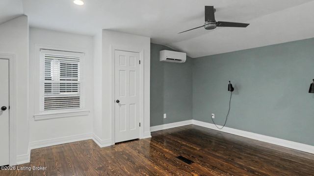 521 Dover Rd, Louisville, KY 40206