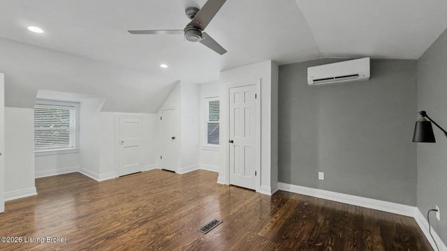 521 Dover Rd, Louisville, KY 40206