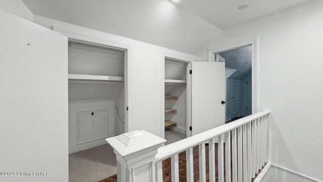 521 Dover Rd, Louisville, KY 40206