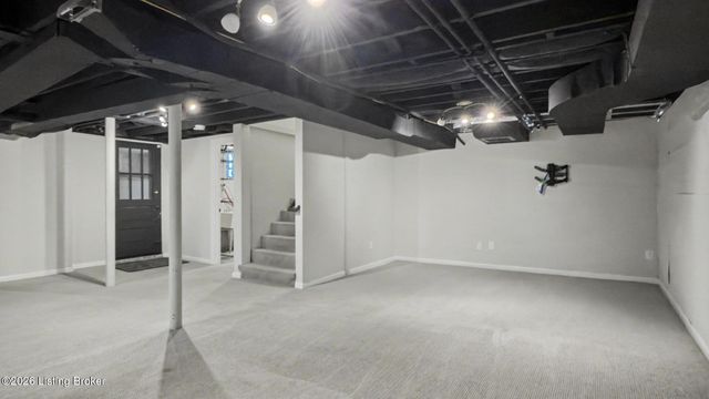 521 Dover Rd, Louisville, KY 40206