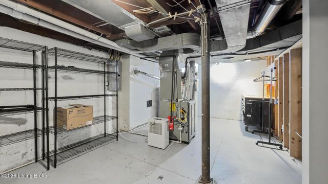 521 Dover Rd, Louisville, KY 40206