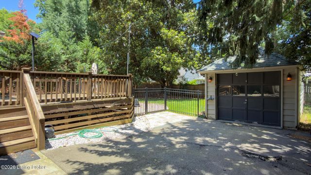 521 Dover Rd, Louisville, KY 40206