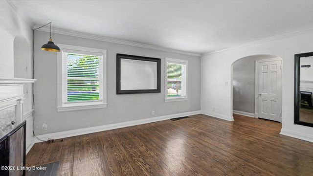 521 Dover Rd, Louisville, KY 40206