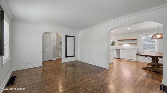 521 Dover Rd, Louisville, KY 40206