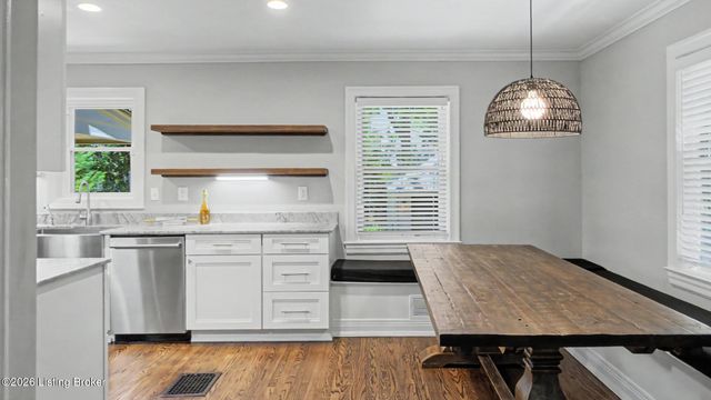 521 Dover Rd, Louisville, KY 40206