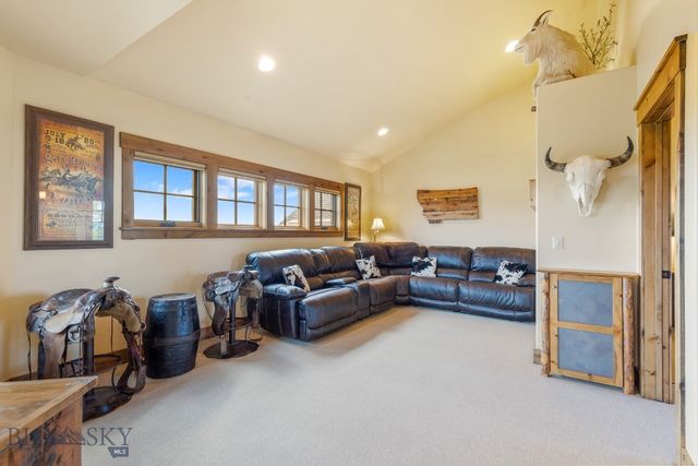 171 Brave Heart Loop, Bozeman, MT 59718