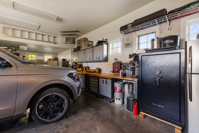 171 Brave Heart Loop, Bozeman, MT 59718