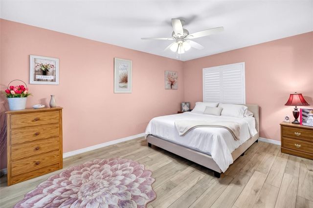 827 OAKMONT AVENUE, Sun City Center, FL 33573