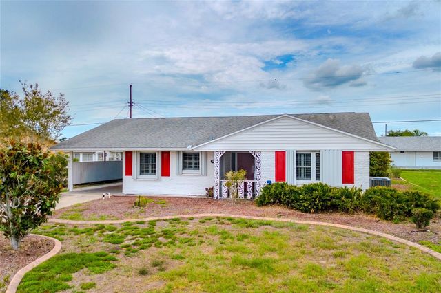 827 OAKMONT AVENUE, Sun City Center, FL 33573